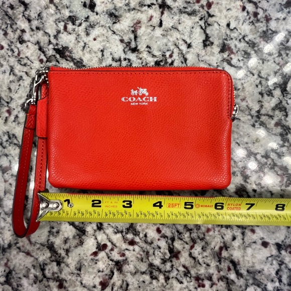 Coach wristlet - Picture 4 of 5